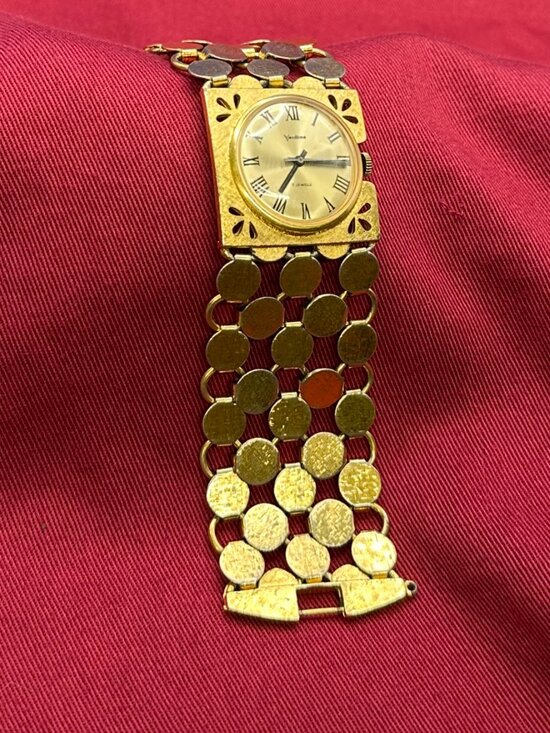 VTG Vendome Analog Watch 7-Jewel Wind-Up